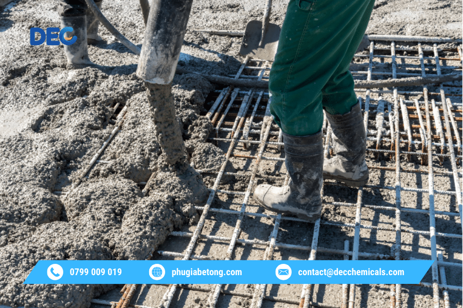 Phụ gia bê tông trong dự án quy mô lớn: Thách thức và giải pháp tối ưu hóa hiệu suất 2 Phụ gia bê tông trong dự án quy mô lớn